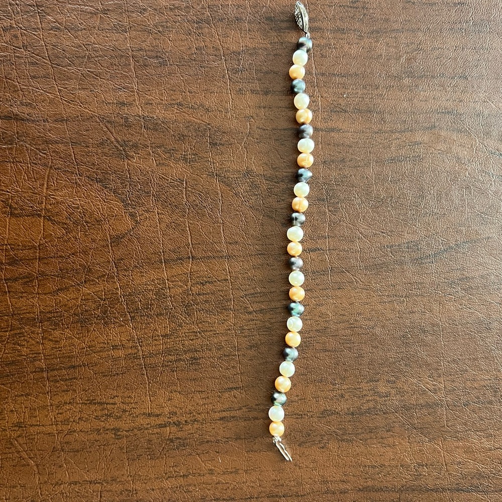 Gold and Silver Pearl  Necklace and Bracelet. - Picture 10 of 10